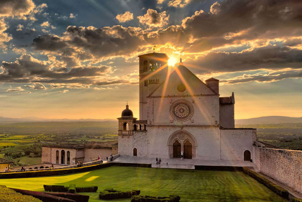 Tour con visita e escursione a Assisi e Cortona con noleggio con